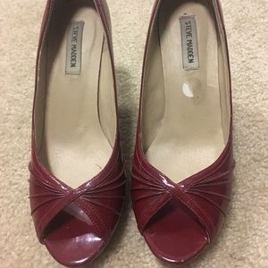 Steve Madden red pumps